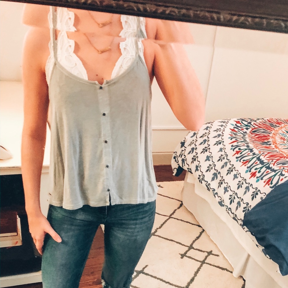 american eagle flowy crop top